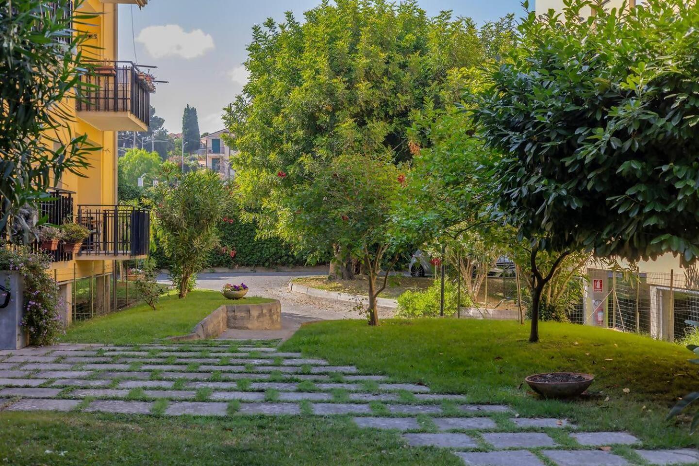 Stiloso Bilocale Terraceparking Diano Marina Ngoại thất bức ảnh
